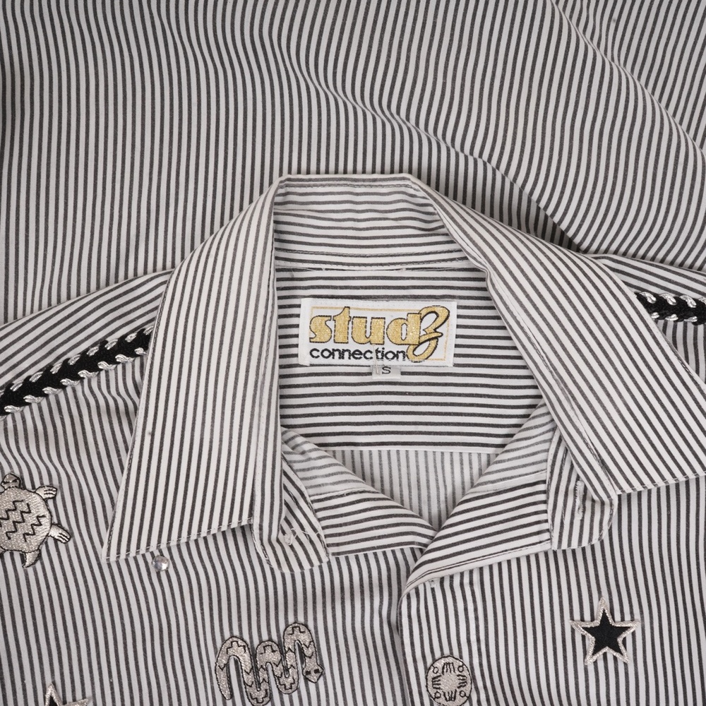 90's Vintage Stud3 Connection w/ Rabbit, Turtle, Snake, Star Patches Size Small - Picture 4 of 8